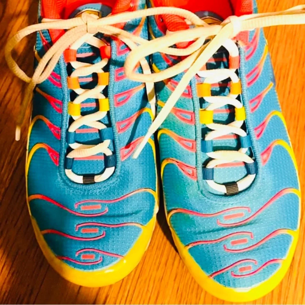 Nike Air Plus Superman Ice Cream Athletic Shoes Size 6.5 Y women Size 7.5